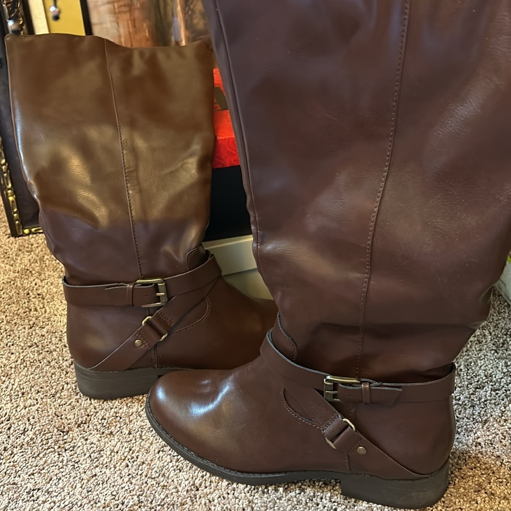Women’s wide calf boots size 8 - Picture 2 of 4